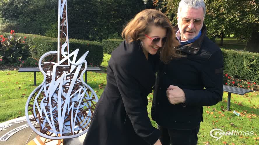 Steve and Lisa Ronson at the Hull Mick Ronson memoial sculpture